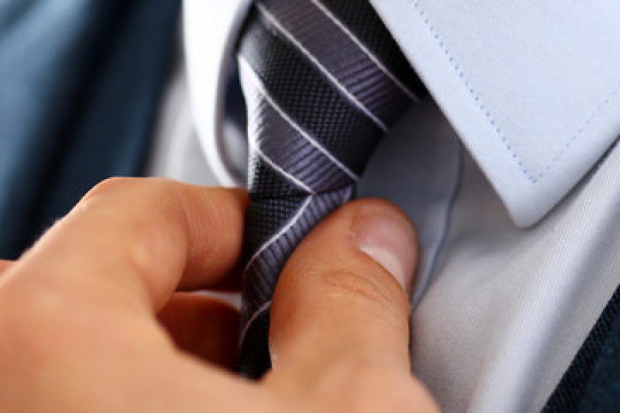 Jak wiązać krawat? 3 sposoby wiązania krawata